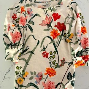 Women’s LOFT sweatshirt top size Sm